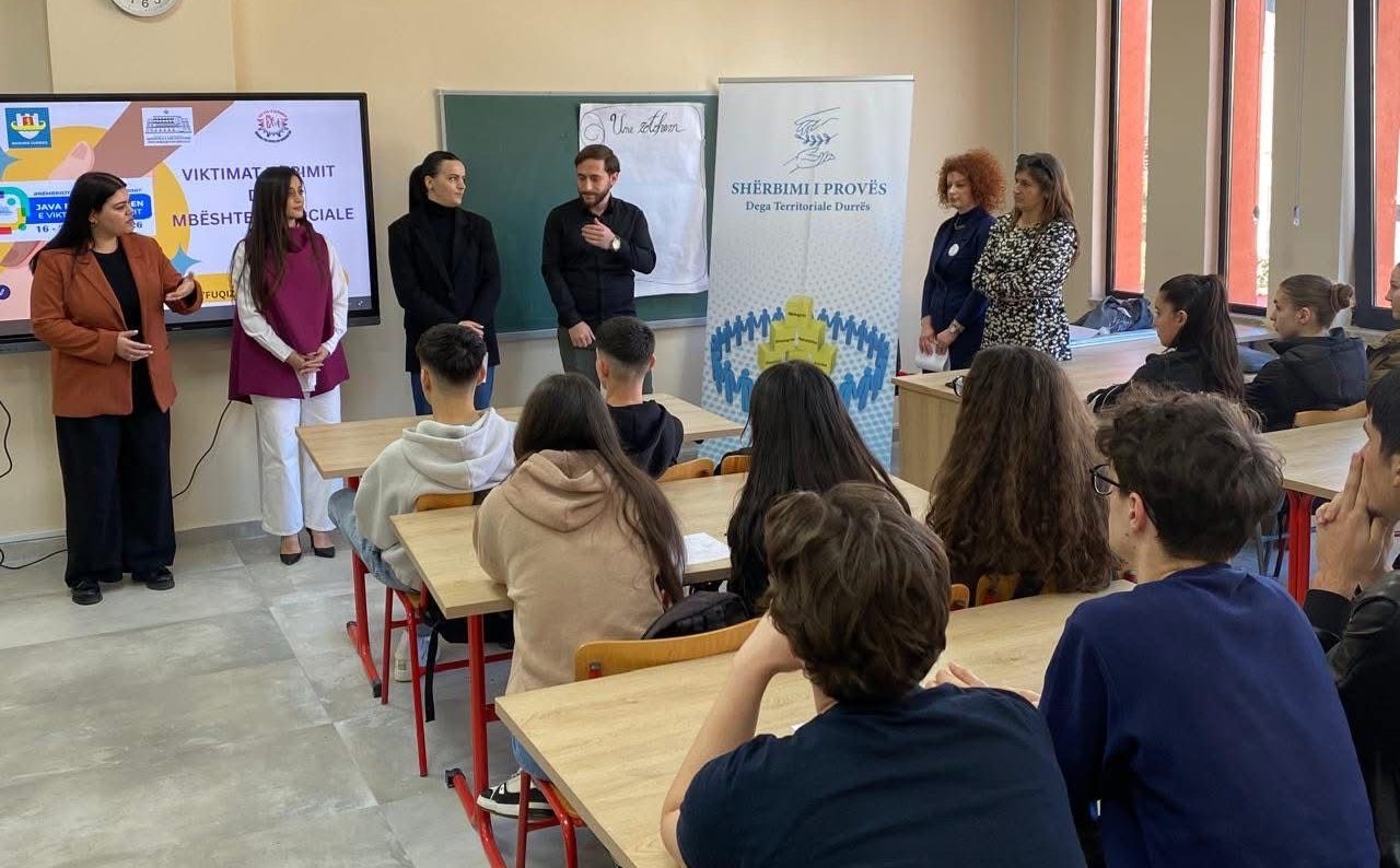 Takim informues me nxënësit e shkollës “Naim Frashëri” Durrës në kuadër të Javës së Ndërgjegjësimit për Viktimat e Krimit